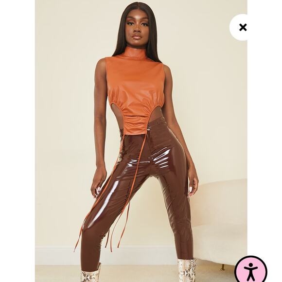 NWT Pretty Little Thing Brown Chocolate Vinyl Pocket Detail Skinny Trousers Sz 6 - Picture 1 of 11